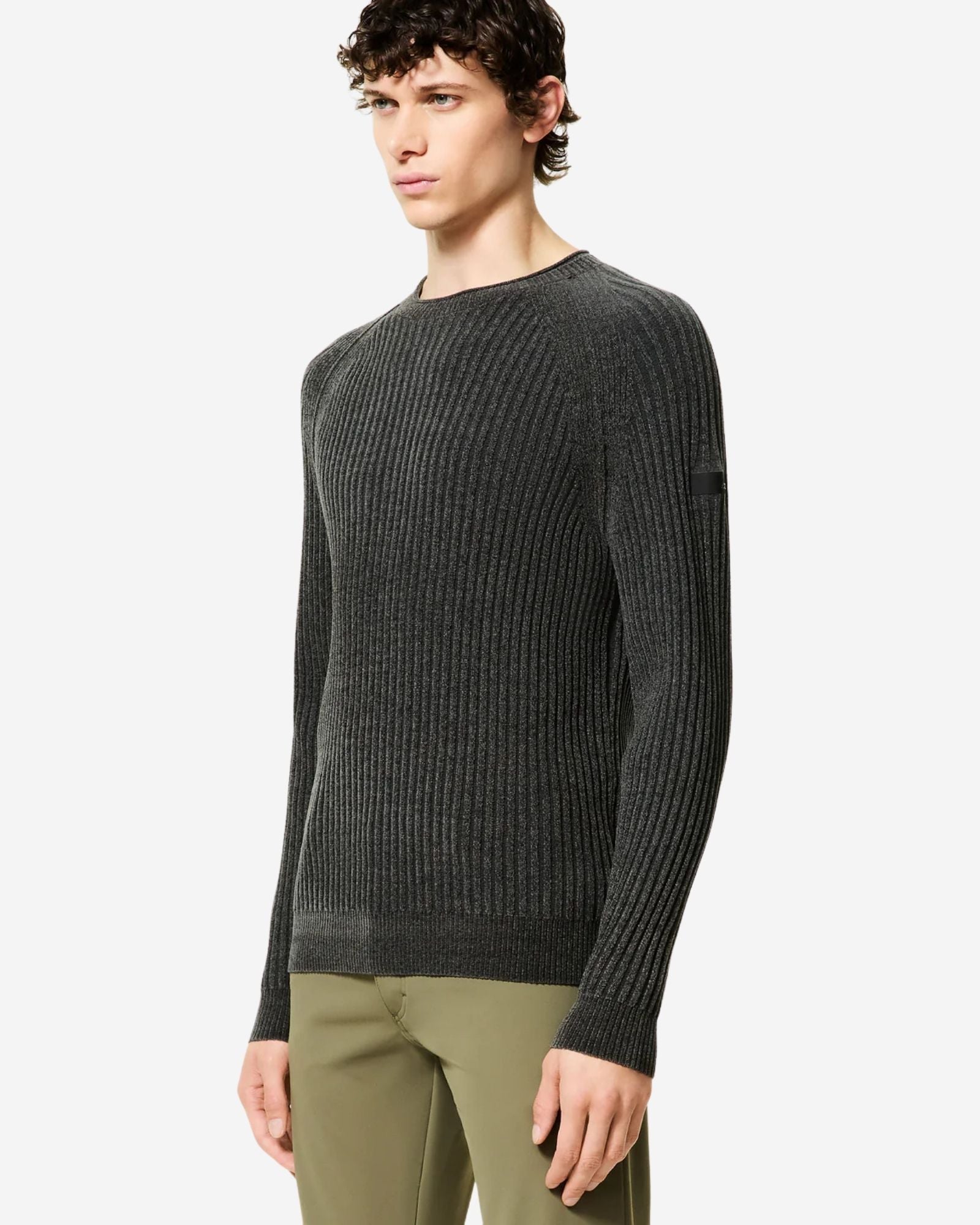 Velvet Rave Round Knit