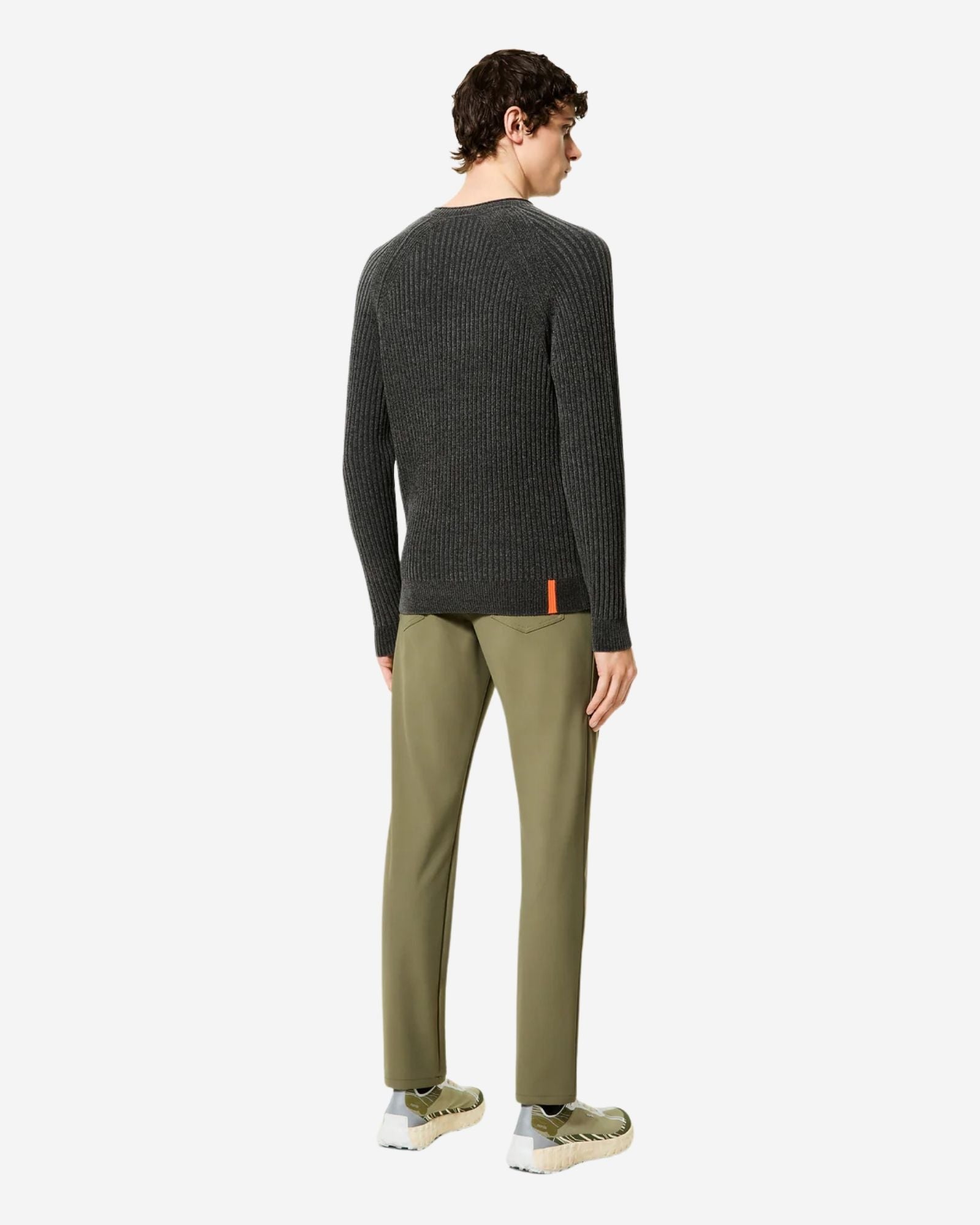 Velvet Rave Round Knit